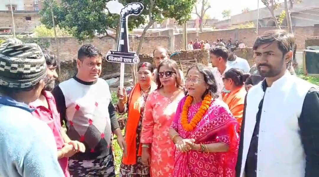 देवघर के चुनावी मैदान में जमकर पसीना बहा रहे है मेयर उम्मीदवार,पानी स्वच्छता के साथ पत्रकार हित की भी बात