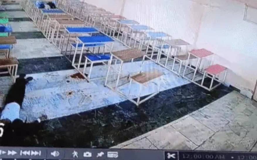 वेलेंटाइन वीक में फूलों के जगह चली गोली!प्रपोजल रिजेक्ट किया,लड़के ने मारी महिला मित्र को मारी गोली