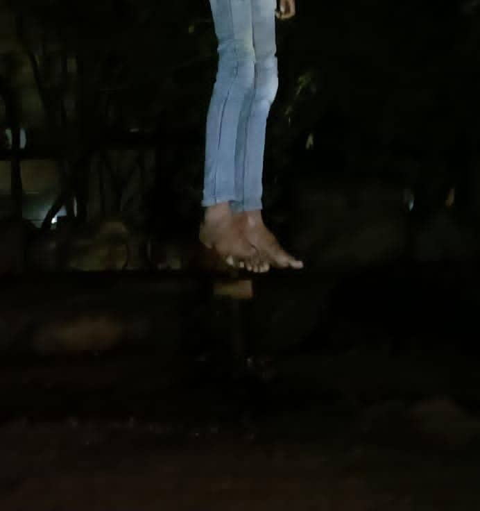 पैसे की किल्लत से परेशान हो कर फुटपाथ दुकानदार ने कर ली आत्महत्या !