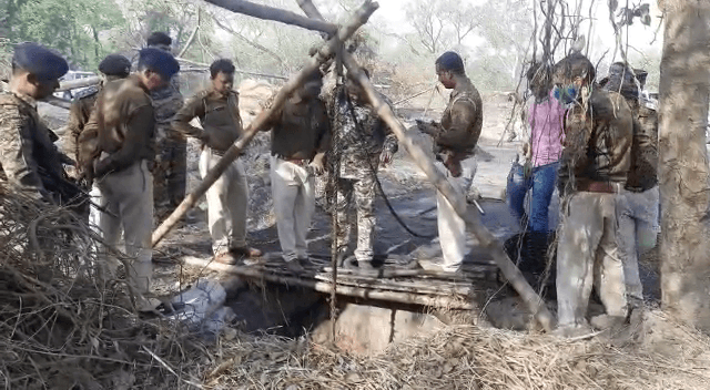 अवैध कोयला उत्खनन की जांच करने पहुंचे एसडीपीओ, कोयला चोरों में मची भगदड़