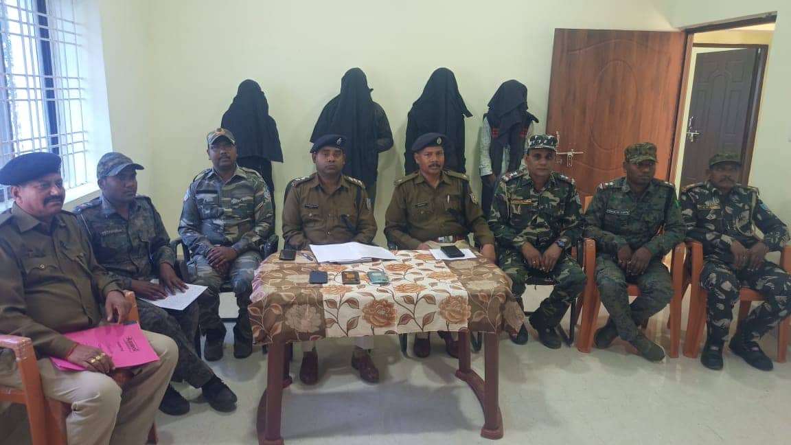 एल एण्ड टी कंपनी के वर्करों से लेवी मांगने वाले चार धराए, मोटरसाइकिल और मोबाइल भी बरामद