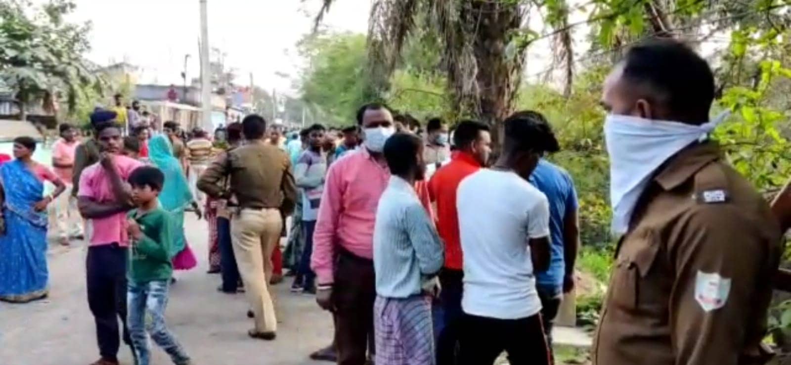 धनबाद के चिरकुंडा में अज्ञात महिला का शव बरामद  ,हत्या की आशंका से  इलाके में  सनसनी