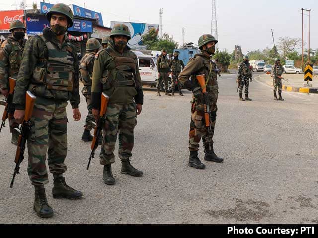 ड्यूटी से परेशान बीएसएफ़ जवान ने अपने ही साथियों पर चलाई गोली, 5 जवानों की मौत