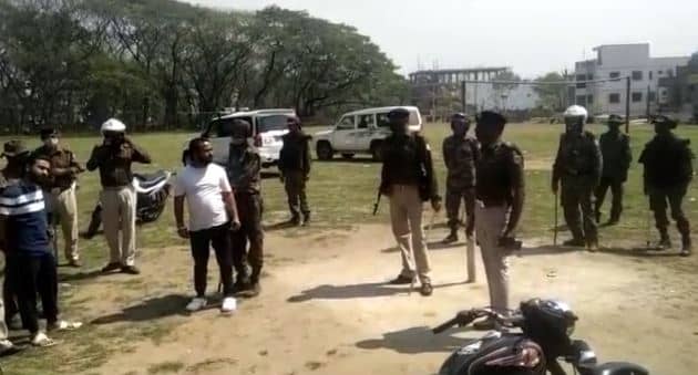 नशा के खिलाफ पुलिस का अभियान, आधा दर्जन नशेड़ी गिरफ्तार, एक दर्जन वाहन जब्त