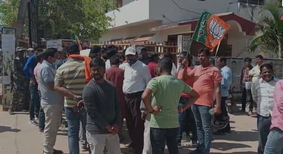 भ्रष्टाचार के खिलाफ भाजपा का प्रदर्शन, घूसखोरी, कमीशनखोरी और दलाली बढ़ाने का लगाया आरोप