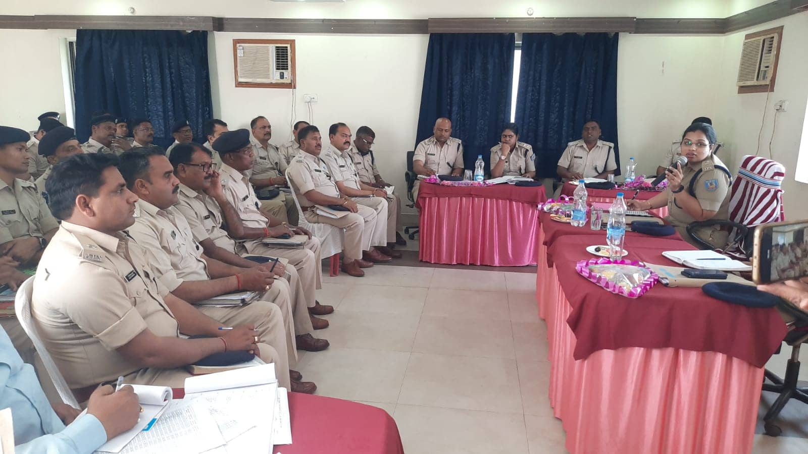 धनबाद : बोलीं ग्रामीण एसपी, धमकी मिले तो तुरंत दें जानकारी