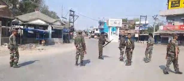 होली और  शब-ए- बारात की व्यवस्था को लेकर विभिन्न चौक चौराहों पर पुलिस टीम मुस्तैद