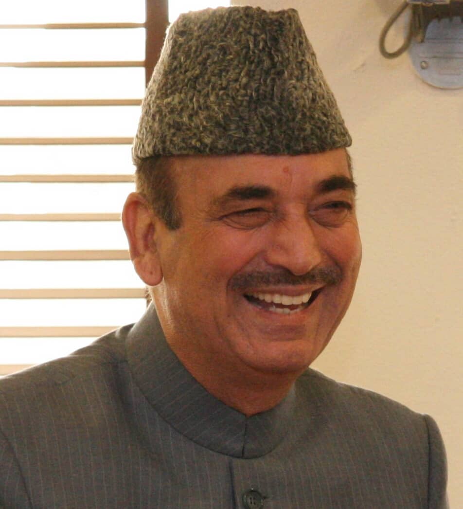 वरिष्ठ कांग्रेसी नेता गुलाम नबी आजाद ने दिए राजनीति से संन्यास के संकेत