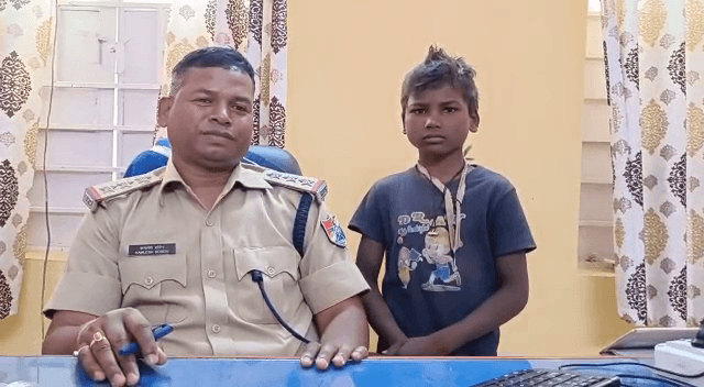 मां की डांट से घर छोड़ कर निकला बच्चा, भटक कर पहुंचा रेलवे स्टेशन, RPF ने कुछ ऐसे की मदद...