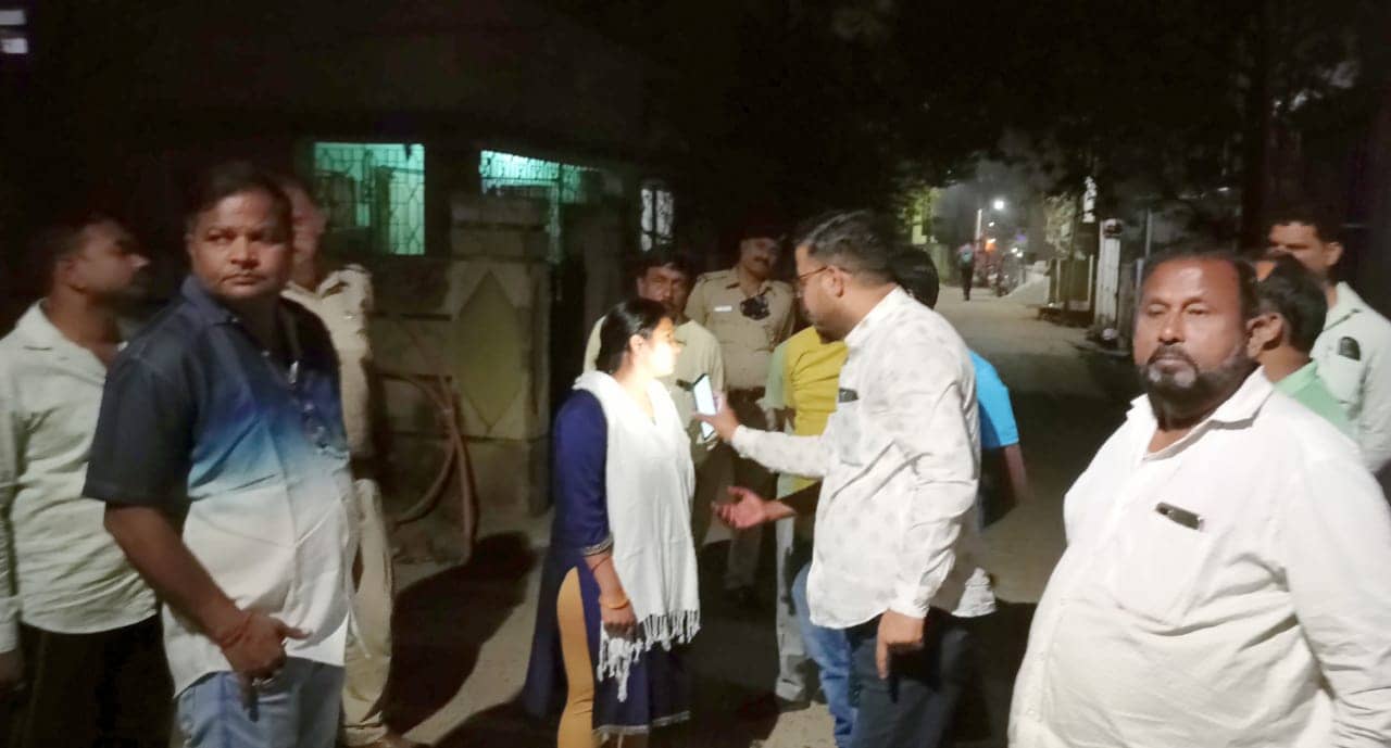 दूध लेने गई महिला से चेन छिनतई, दहशत में लोग