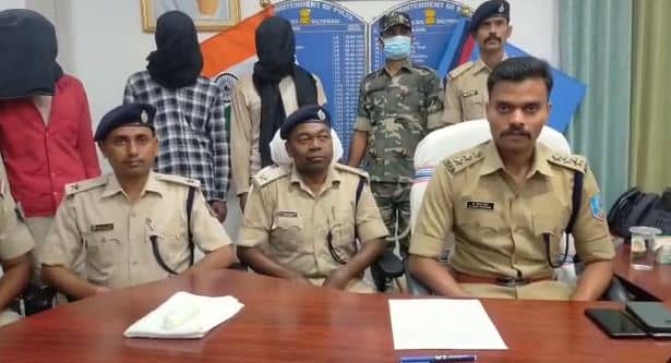 वाहन चोरी और अपहरण गिरोह के 4 सदस्य गिरफ्तार, हथियार और कई बाइक बरामद