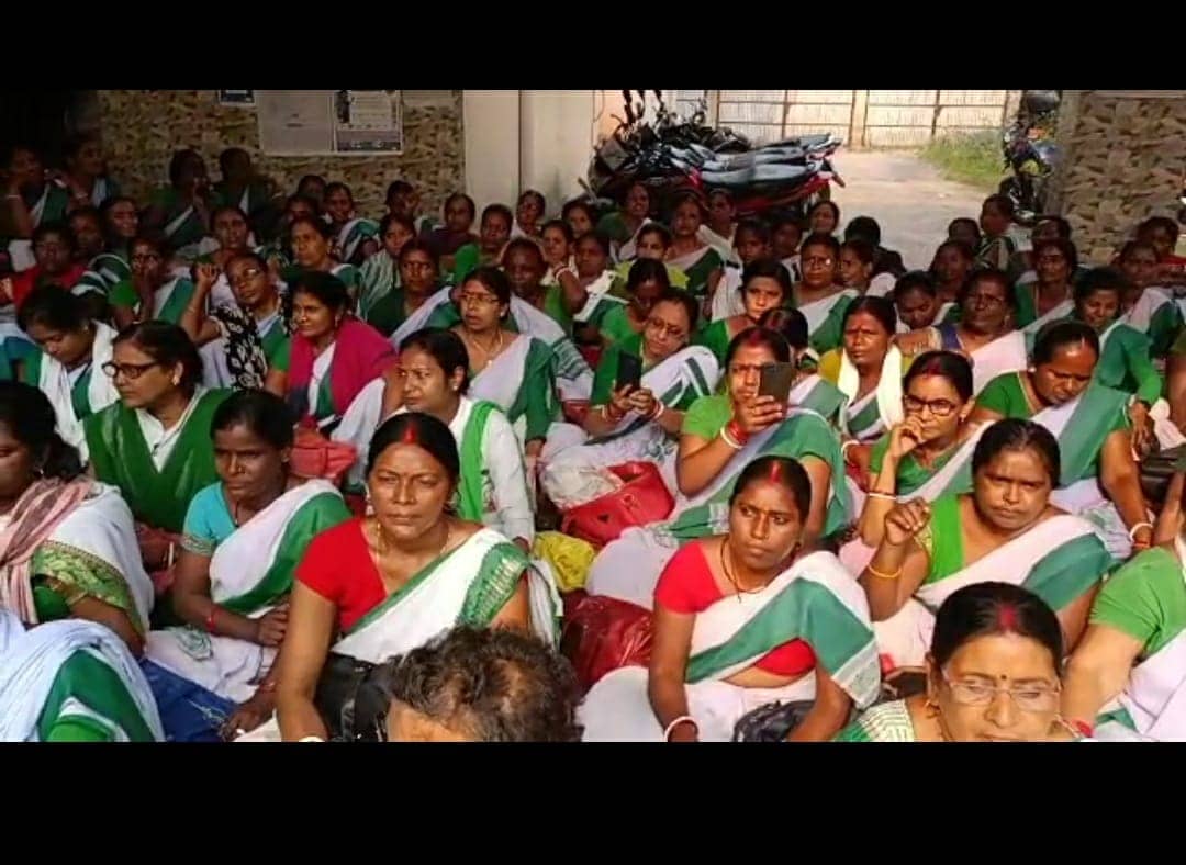 "शहरी सहियाओं के साथ सौतेला व्यवहार कर रही सरकार"