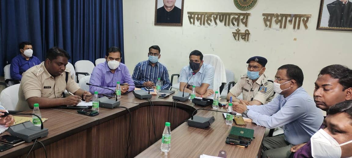 अवैध उत्खनन के रोकने के लिए 12 जगहों पर लगेगा चेकपोस्ट, अधिकारियों को मिला प्रशिक्षण