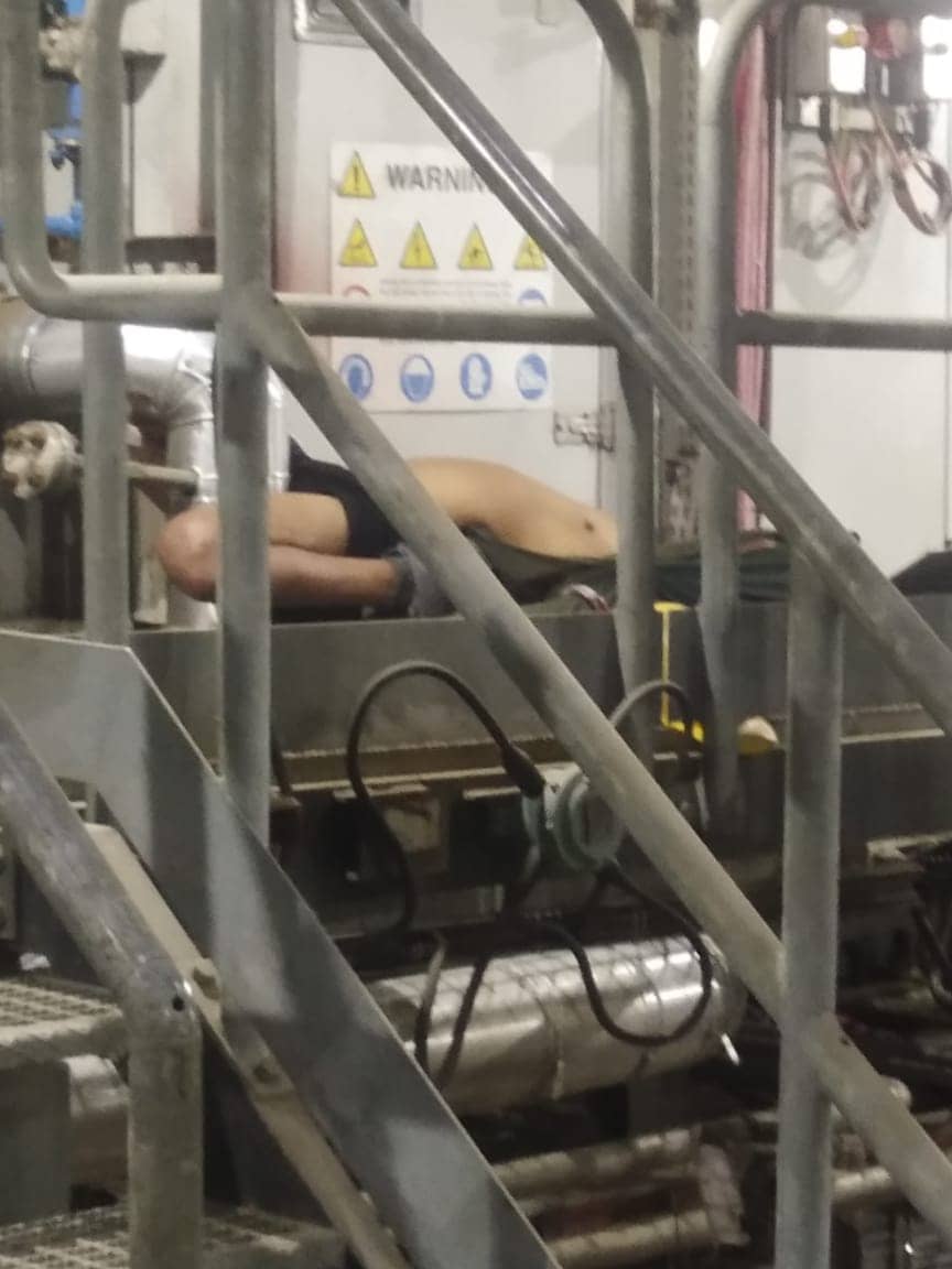 BREAKING: सिंदरी के हर्ल प्रोजेक्ट में एक श्रमिक की मौत, विरोध में श्रमिकों ने किया गेट जाम