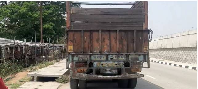 26 टन अवैध कोयले से लदे ट्रक के साथ चालक और खलासी गिरफ्तार  