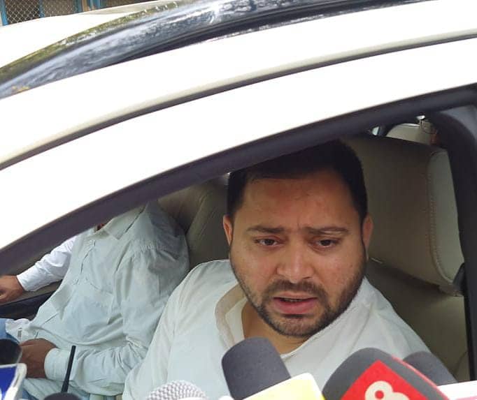 विधान परिषद चुनाव के प्रचार के लिए तेजस्वी समस्तीपुर-सहरसा रवाना, फिर सीएम नीतीश पर साधा निशाना