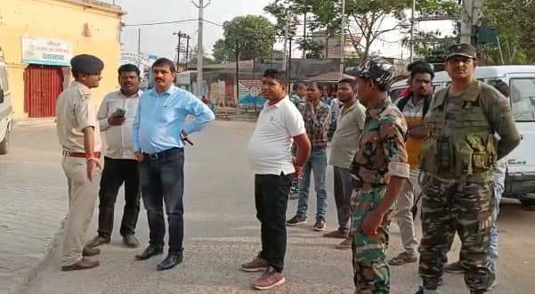 तेज रफ्तार में अनियंत्रित हुई कार की चपेट में आने से एक बच्चे की मौत, दूसरा घायल