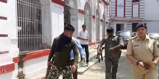 शर्मनाक : दुष्कर्म पीड़िता ने की न्याय की मांग तो दरोगा ने कर दी सेक्स की डिमांड, धराया