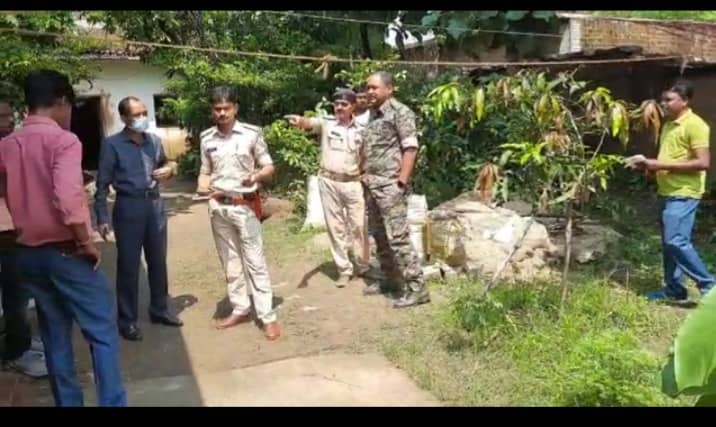 पत्नी की हत्या के बाद पति ने की आत्महत्या,  सुसाइड नोट बरामद