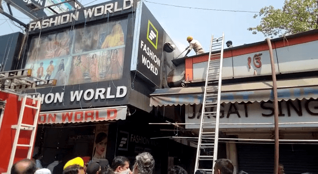 जमशेदपुर के बीच बाजार में मची अफरा-तफरी, बाल बाल बचे लोग