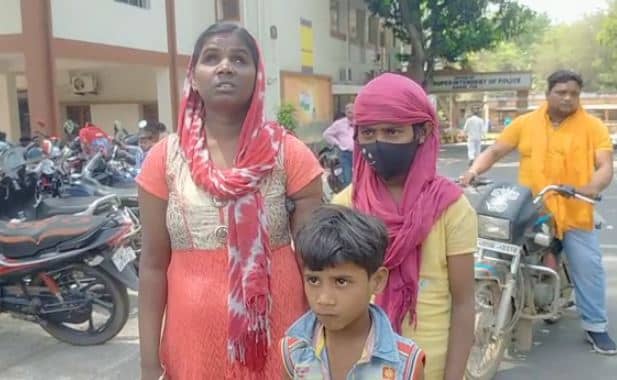 दिव्यांग पति-पत्नी ने दबंगों के खिलाफ एसपी से की शिकायत