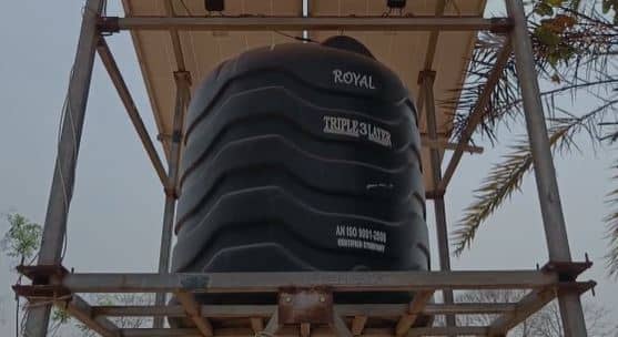 लाखों रुपए हो गए खर्च, पर इतनी तेज गर्मी में बाल्टी भर पानी के लिए तरस रहे लोग