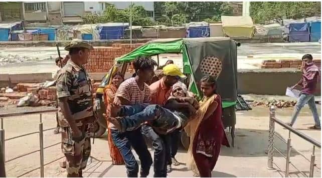 जमीन के लिए भाइयों के बीच चले लाठी-डंडे, भाई-भाभी और भतीजे को मार मार कर कर दिया अधमरा