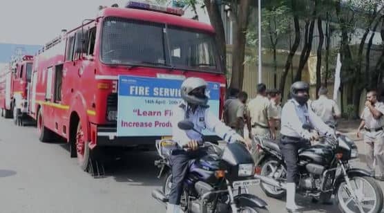 जमशेदपुर में अग्नि सुरक्षा सप्ताह :  बताया कि बड़ी बिल्डिंग में लगी आग में फंसे लोगों को कैसे बचाएं