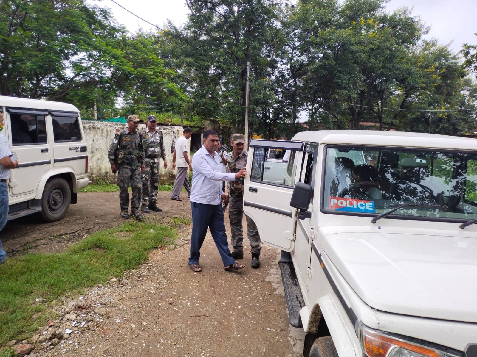 हजारीबाग: मांडू बीडीओ रिश्वत लेते रंगेहाथ गिरफ्तार