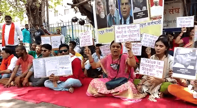 टाटा स्टील से निबंधित श्रमिक पुत्रों ने यूनियन समक्ष किया धरना प्रर्दशन