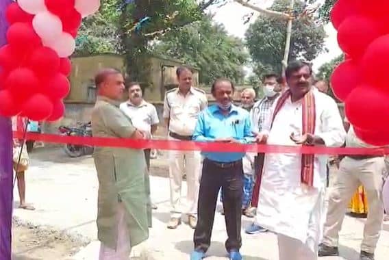 स्वास्थ्य मेले में विधायक जी हुए गुस्से से लाल, अधिकारियों बरसें, फिर बिना उद्घाटन किए लौटे