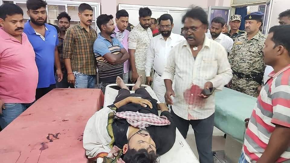 BIG BREAKING :  JMM प्रखंड अध्यक्ष की दिनदहाड़े गोली मार कर हत्या, लोगों में भारी आक्रोश