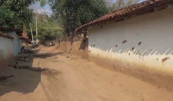 80 फीसदी आदिवासी बहुल गुमला के ग्रामीण क्षेत्र आज भी बुनियादी सुविधाओं से कोसों दूर, फाइलों में दिखता है विकास