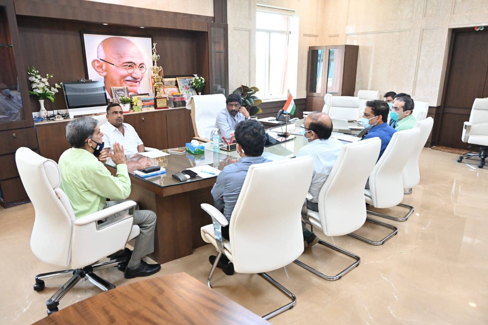 सीएम की अध्यक्षता में आपदा प्रबंधन प्राधिकार की बैठक जारी, कई छूट की उम्मीद