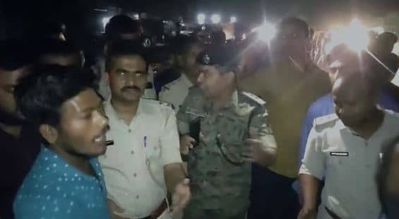 घर वाले करते ही रहे इंतजार, काम से नहीं लौटा मिस्त्री, हादसे में मौत के बाद सड़क जाम