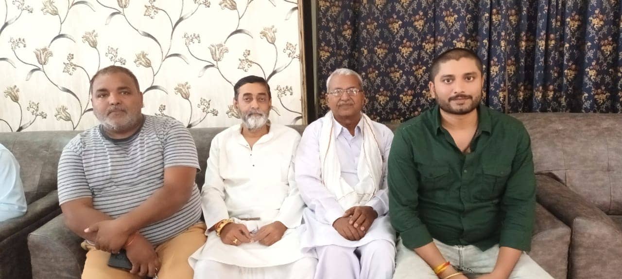 "राजस्व देने में अव्वल हुसैनाबाद, फिर बिजली मिलने में फिसड्डी क्यों"