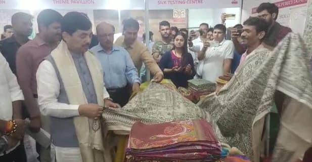 सिल्क मार्क एग्जीबिशन का इनॉग्रेशन : रेशम की डोर से  बढेंगे रोजगार !