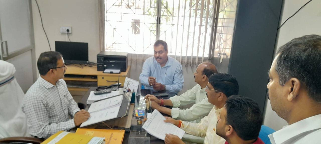 सत्ता पक्ष के इशारे पर गड़बड़ी कर रहे हैं चुनाव पदाधिकारी !  पढ़िए - भाजपा ने क्यों लगाया यह आरोप