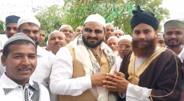 महक उठी फिजा पैरहन की खुशबू से, चमन दिलों का खिलाने को ईद आयी है