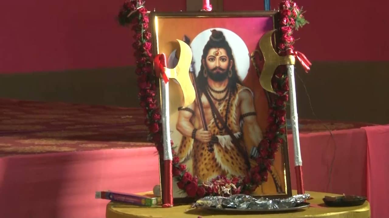 कोयलांचल में परशुराम जयंती पर गरीबों की मदद के लिए हेल्थ कार्ड जारी