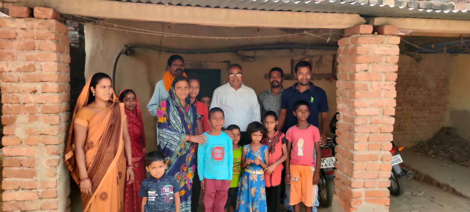 प्रधान जिला जज ने न्यायलय कर्मी को दी ऐसी विदाई कि सब रह गए दंग !