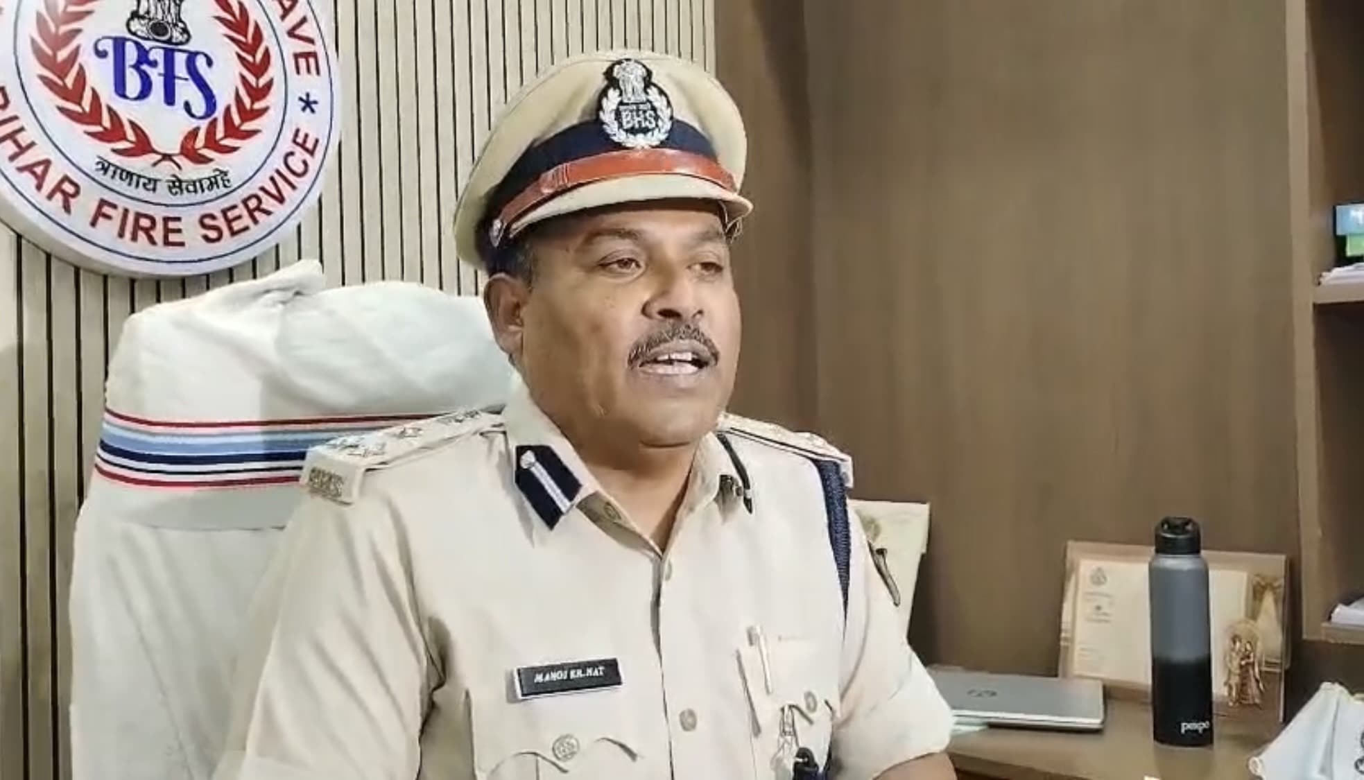 खान सर पर बिहार सरकार का शिकंजा क्यों? पहले मारपीट-फायरिंग केस, अब फायर सेफ्टी को लेकर कार्रवाई