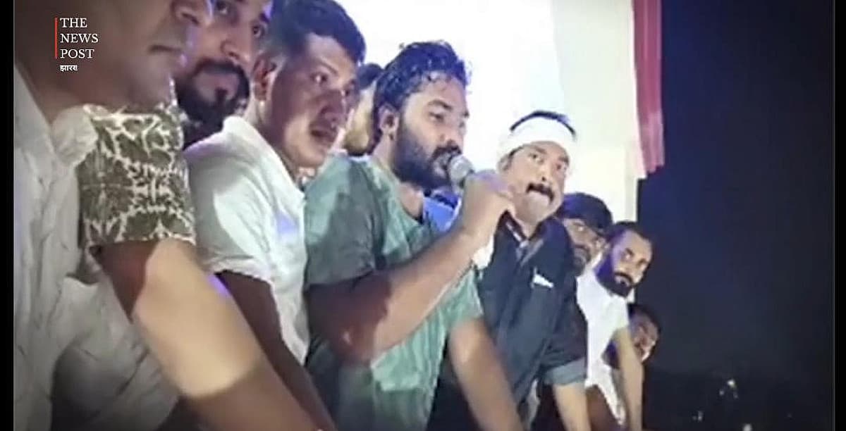 हमारा सब कुछ लुट गया है....छोटे भाई प्रिंस यादव के अंतिम संस्कार के बाद टूटे रोशन आनंद, देखिए 