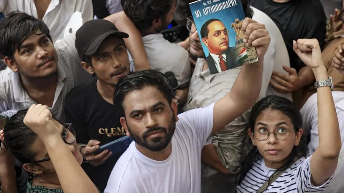 कॉकरोच पार्टी का आज नागपुर में प्रदर्शन, अभिजीत दिपके ने सोशल मीडिया पर दी जानकारी