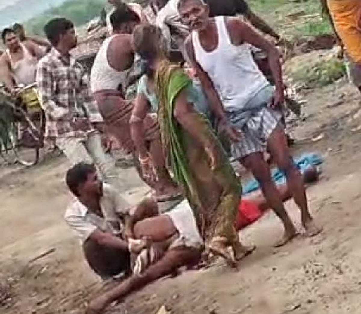 OMG! वैशाली में डबल मर्डर का LIVE VIDEO आया सामने, देखिए आख़िर वारदात वाले दिन क्या हुआ था