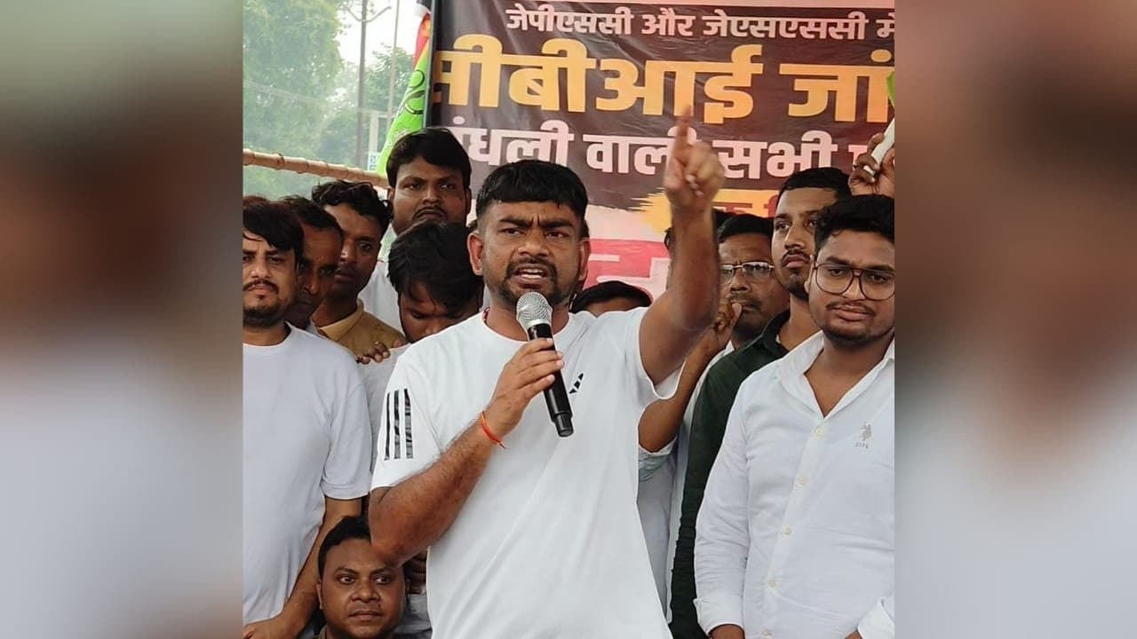 छात्र आंदोलन से दबाव में झारखंड सरकार, आंदोलन में कूदा JLKM, अब आगे क्या 