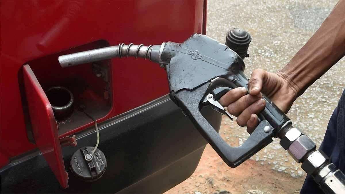 Petrol-Diesel Price Today: पेट्रोल-डीजल के रेट में फिर नहीं हुआ बदलाव, चेक करें रांची समेत प्रमुख शहरों के रेट