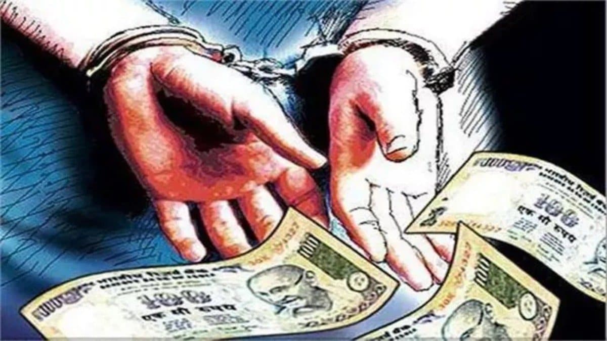 बड़ी खबर: जेल भेजने का दबाव बना कर रिश्वत ले रहे थे दरोगा बाबू, ACB ने उन्हें ही रंगे हाथों कर लिया गिरफ्तार