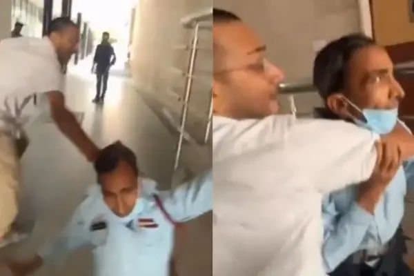 दिल्ली के नामी अस्पताल में इंसानियत शर्मसार, बुजुर्ग गार्ड की बेरहमी से पिटाई, तमाशा देखती रही भीड़, देखिए VIDEO 