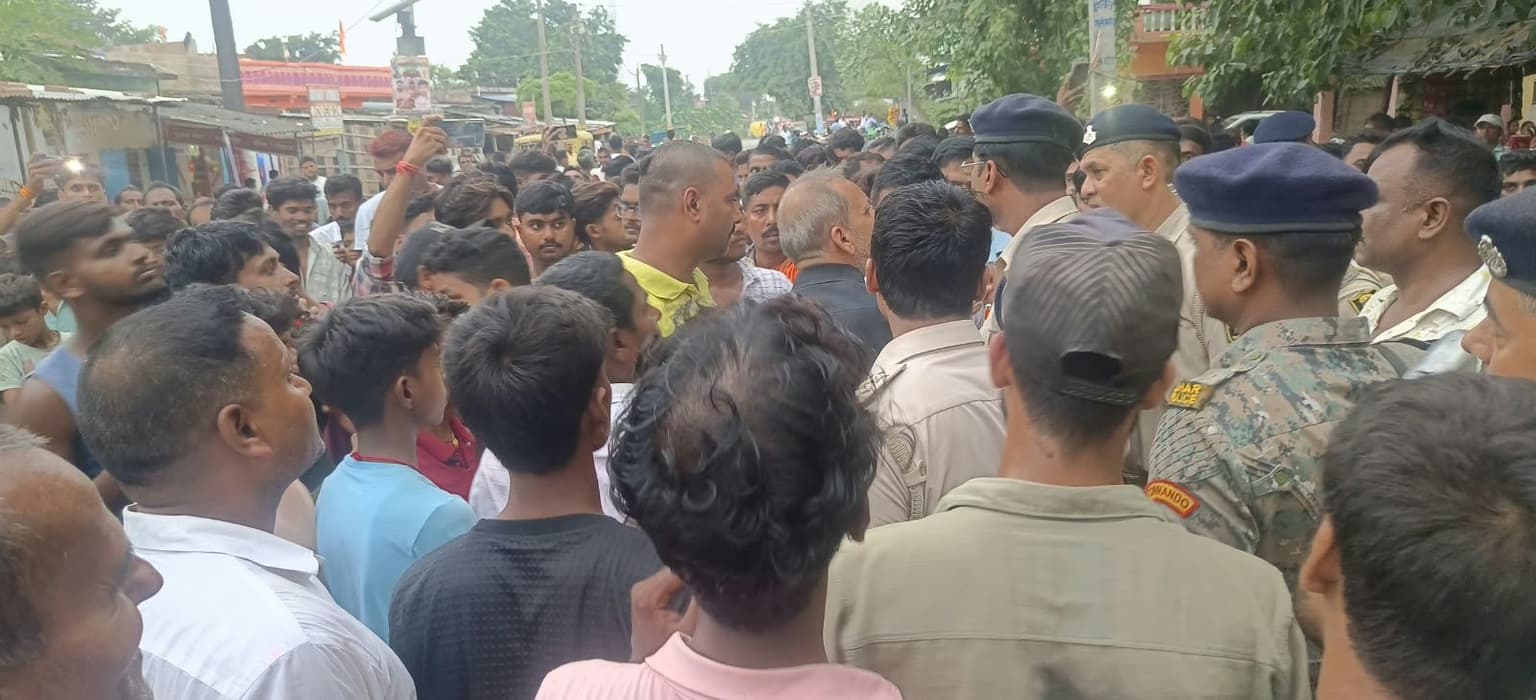 मोतिहारी में दर्दनाक सड़क हादसा, मौके पर भाई की मौत, दो बहनें घायल